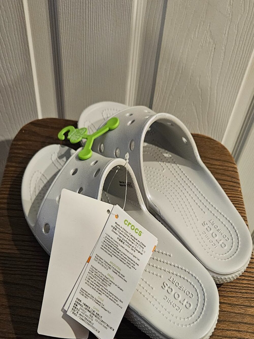 Crocs silver sandals. Women's size 7 men's size 5. New with tags - Picture 2 of 5